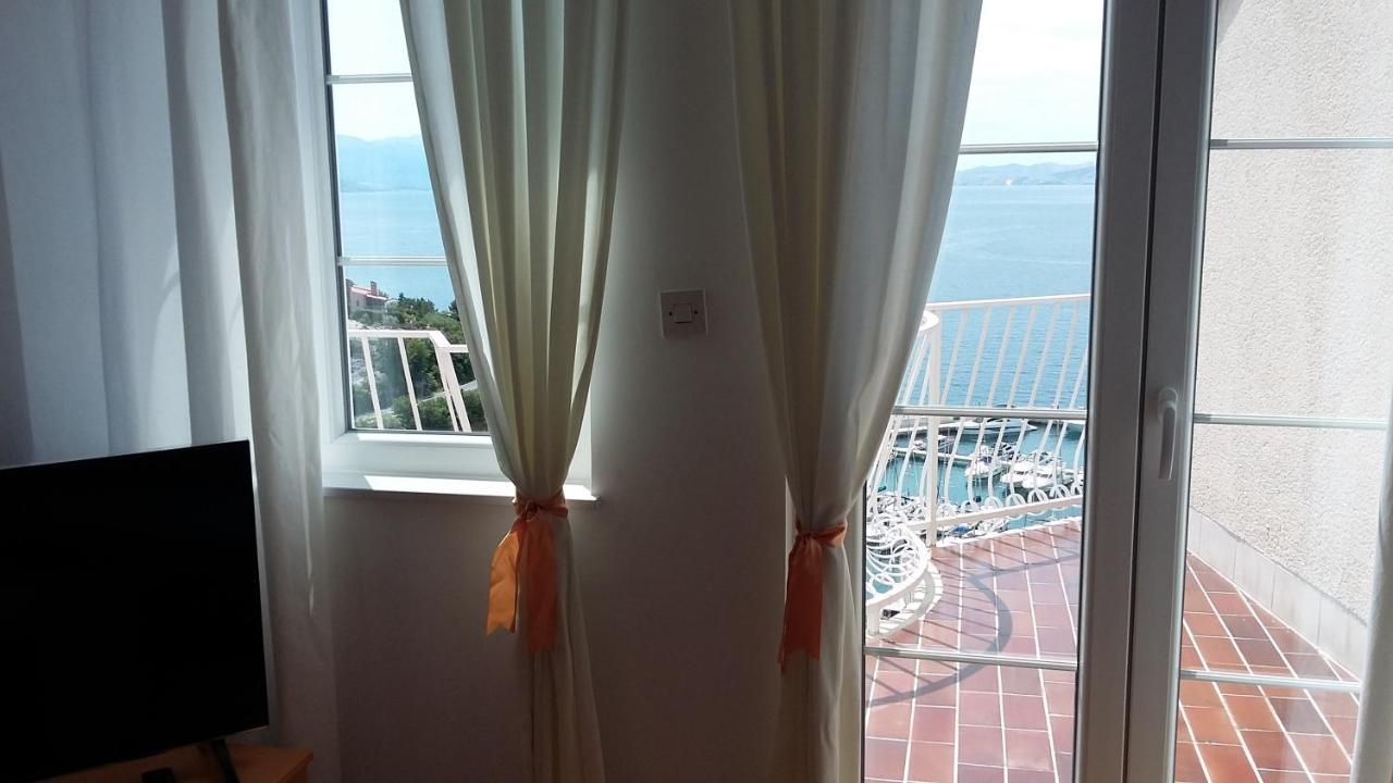 Die Appartements Glavas,Eckwohnunge Fuer 2 Personen Novi Vinodolski Exterior foto