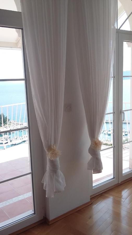 Die Appartements Glavas,Eckwohnunge Fuer 2 Personen Novi Vinodolski Exterior foto