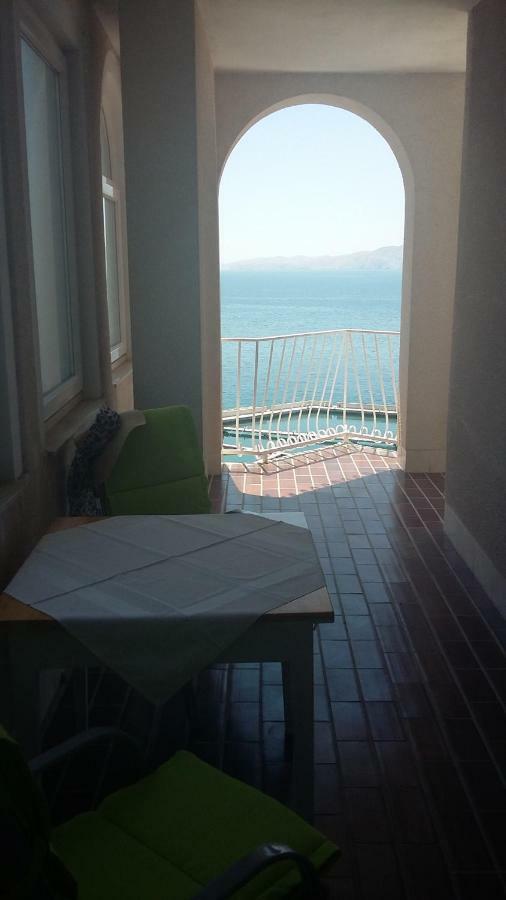 Die Appartements Glavas,Eckwohnunge Fuer 2 Personen Novi Vinodolski Exterior foto